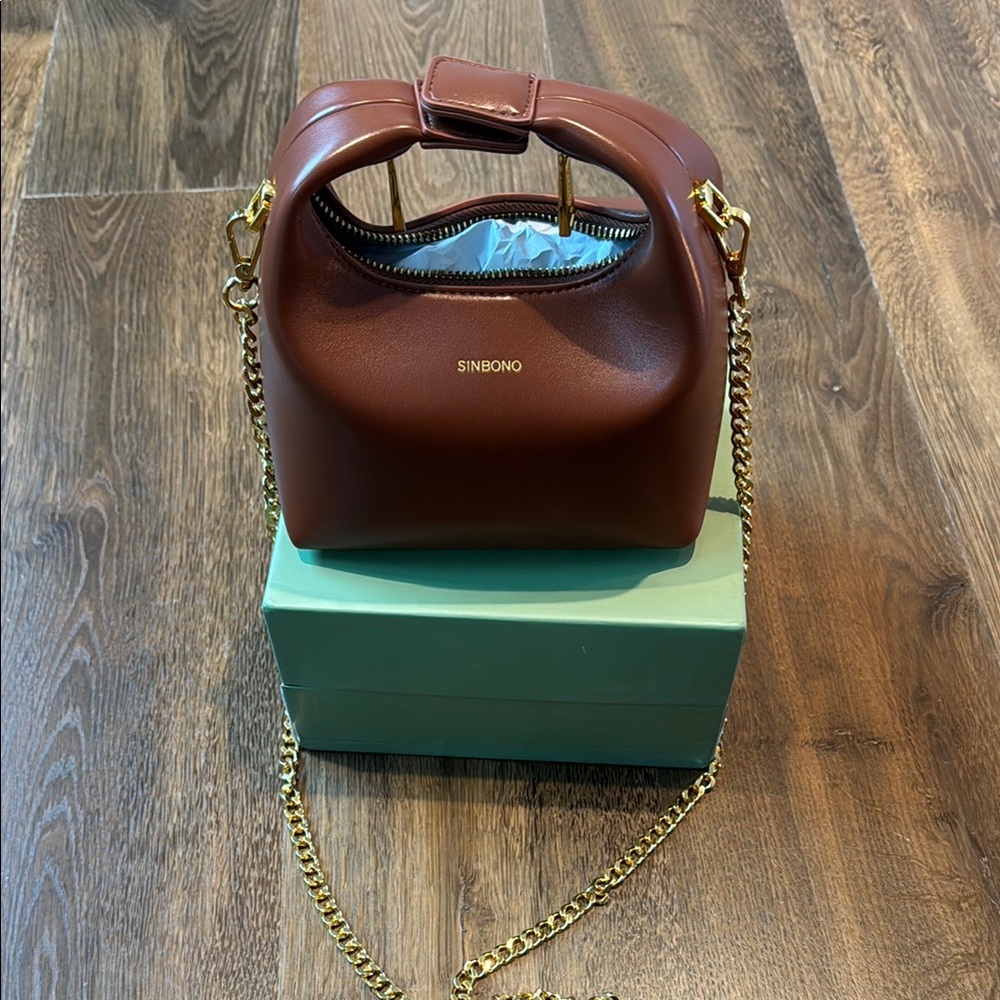 Singing Brown Handbag with Detachable Gold Chain